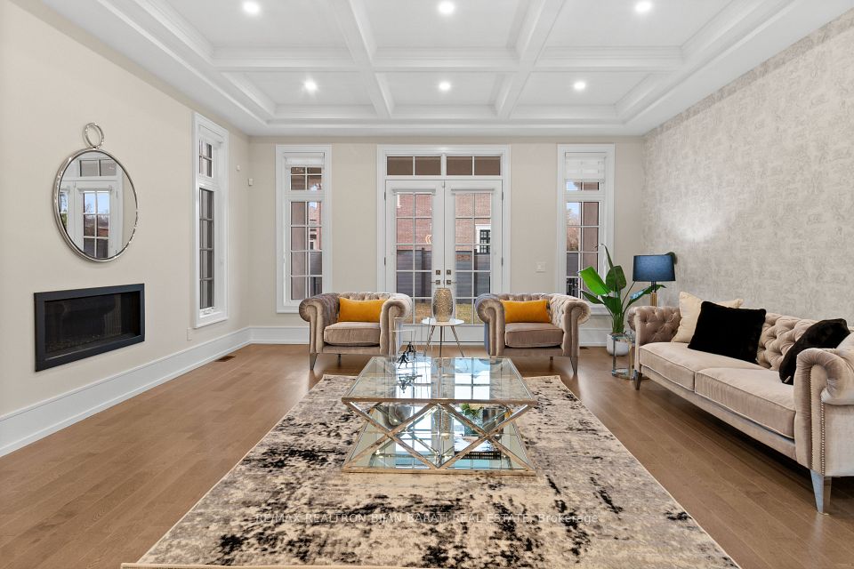 29 Ballyconnor Court, Toronto, ON M2M 4C6 13