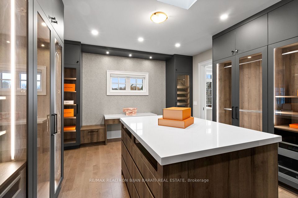 29 Ballyconnor Court, Toronto, ON M2M 4C6 24