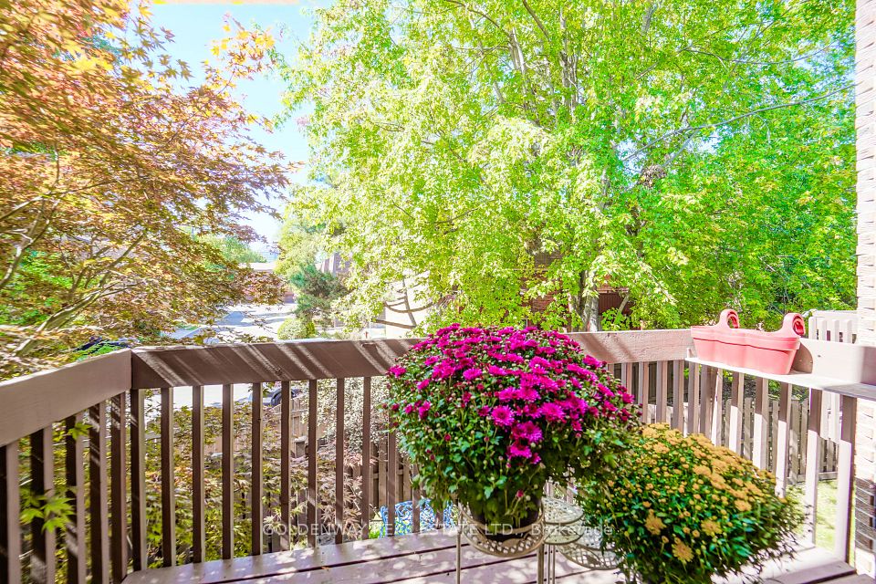65 Wagon Trailway, Toronto, ON M2J 4V4 6