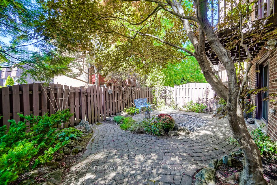 65 Wagon Trailway, Toronto, ON M2J 4V4 3