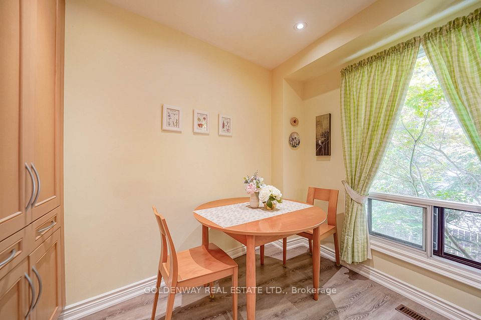 65 Wagon Trailway, Toronto, ON M2J 4V4 13
