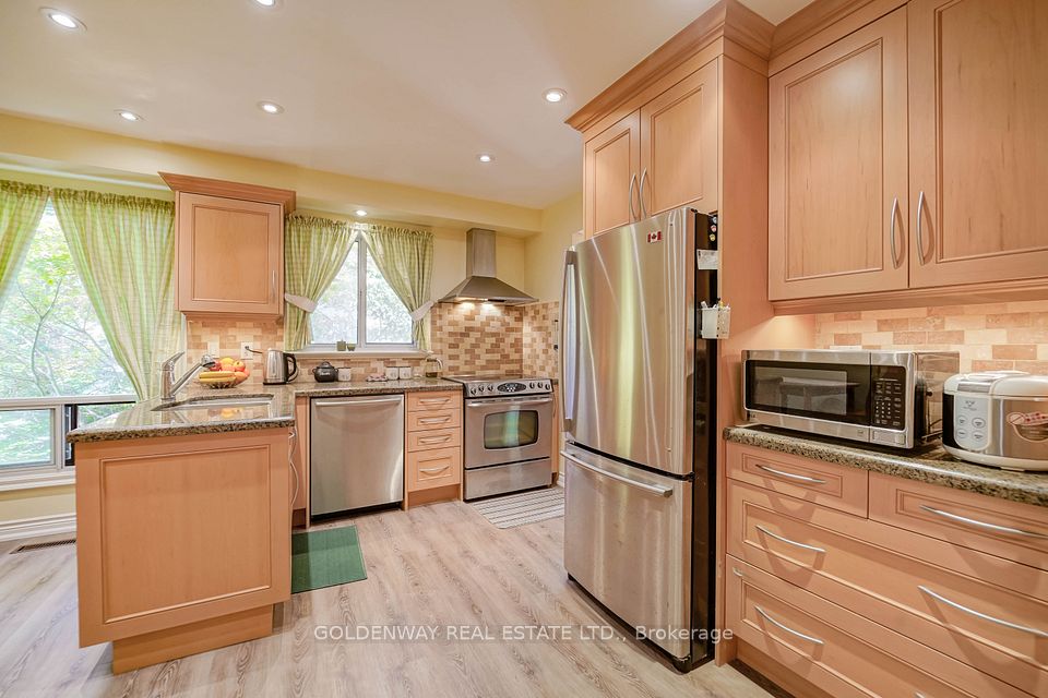 65 Wagon Trailway, Toronto, ON M2J 4V4 11