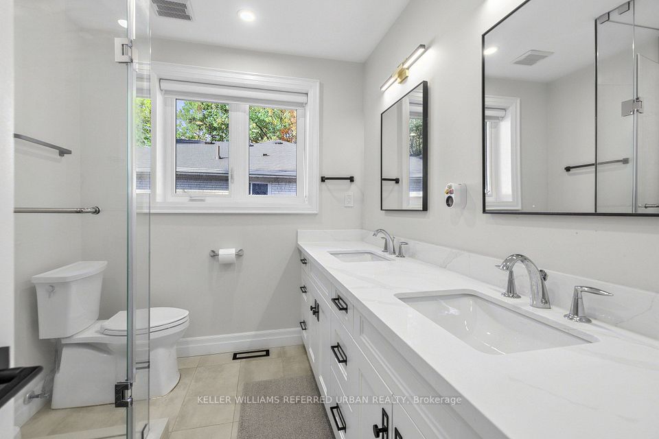 37 Shouldice Court, Toronto, ON M2L 2S3 20