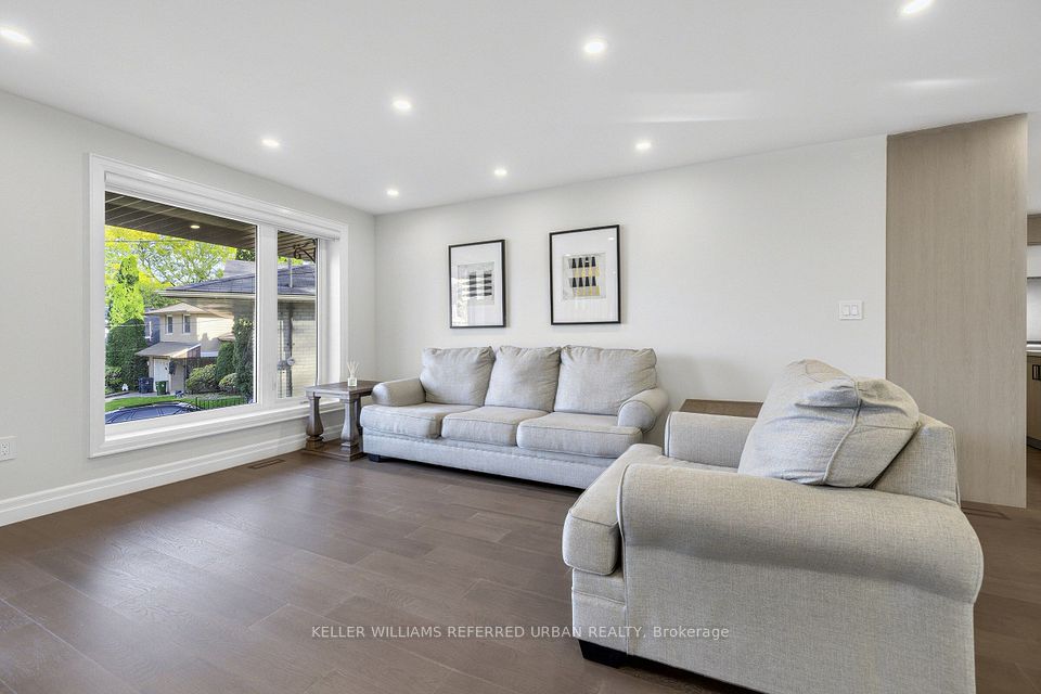 37 Shouldice Court, Toronto, ON M2L 2S3 6