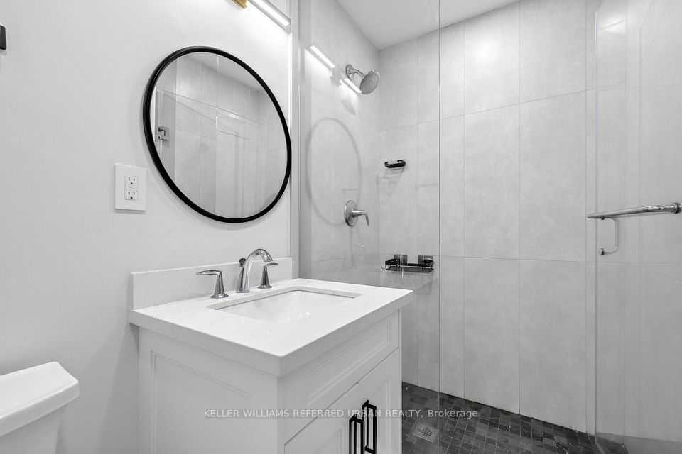 37 Shouldice Court, Toronto, ON M2L 2S3 21