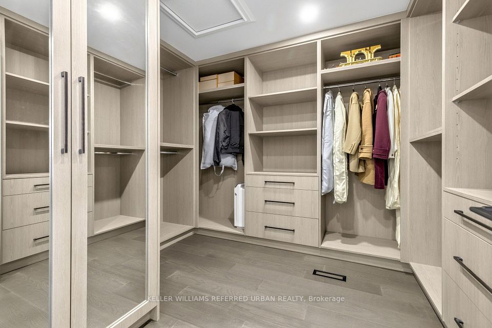 37 Shouldice Court, Toronto, ON M2L 2S3 22