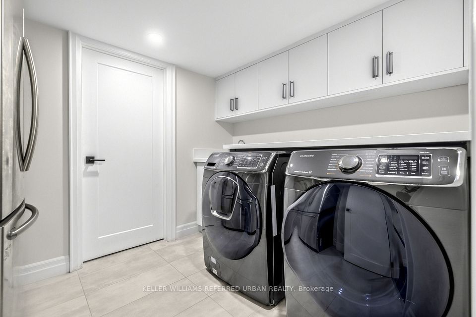 37 Shouldice Court, Toronto, ON M2L 2S3 24