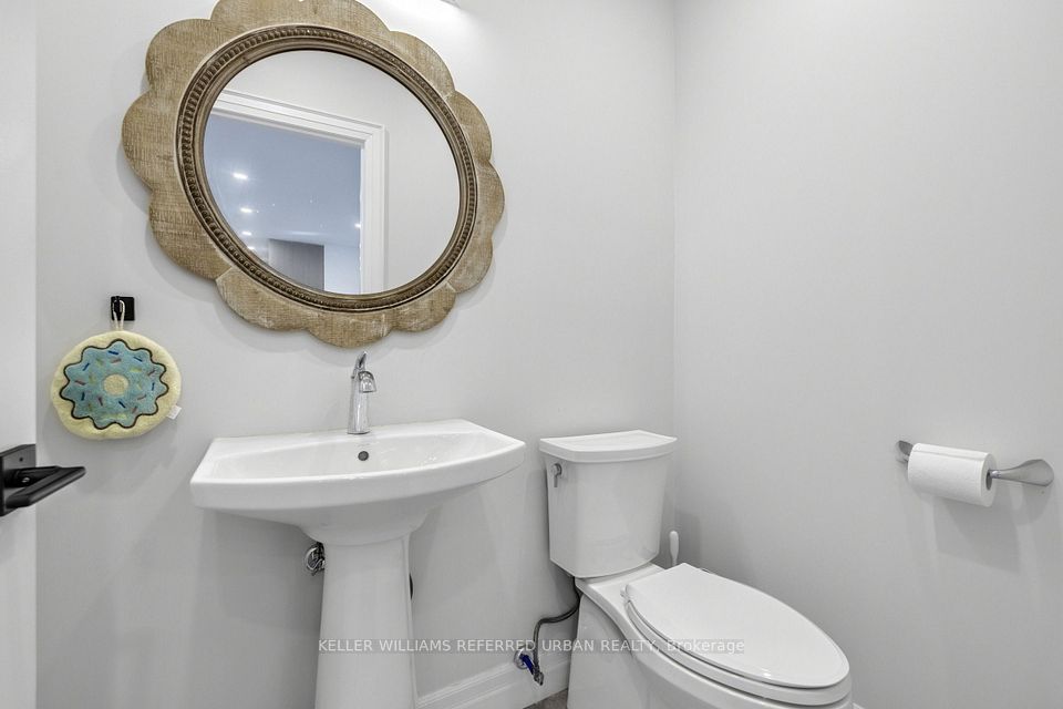 37 Shouldice Court, Toronto, ON M2L 2S3 13