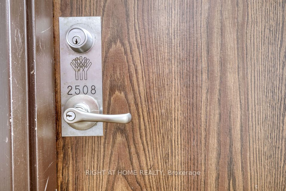 100 Antibes Drive 2508, Toronto, ON M2R 3N1 25