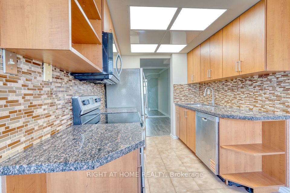 100 Antibes Drive 2508, Toronto, ON M2R 3N1 12