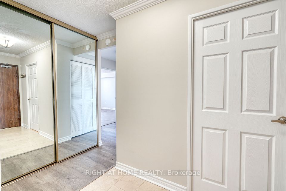 100 Antibes Drive 2508, Toronto, ON M2R 3N1 16