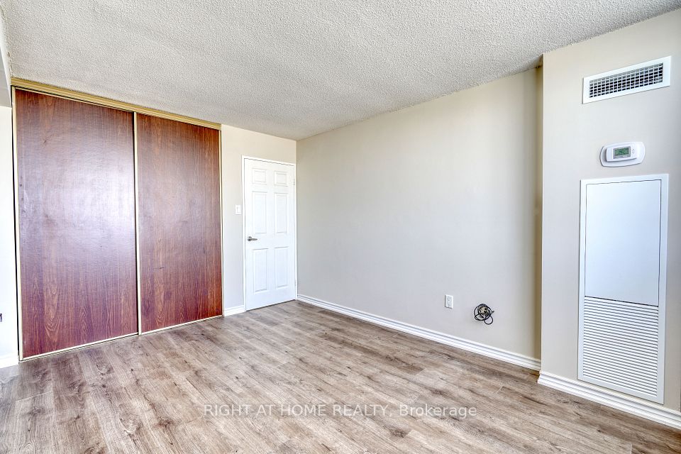 100 Antibes Drive 2508, Toronto, ON M2R 3N1 19