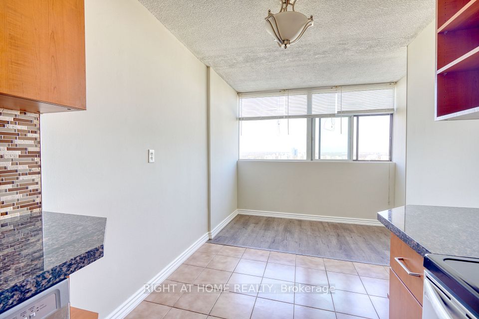 100 Antibes Drive 2508, Toronto, ON M2R 3N1 14