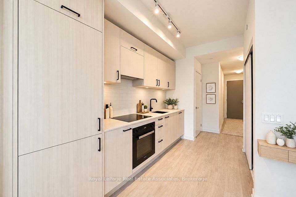 Condo Apartment at 1 Quarrington Lane 1004, Toronto, ON M3C 0S4