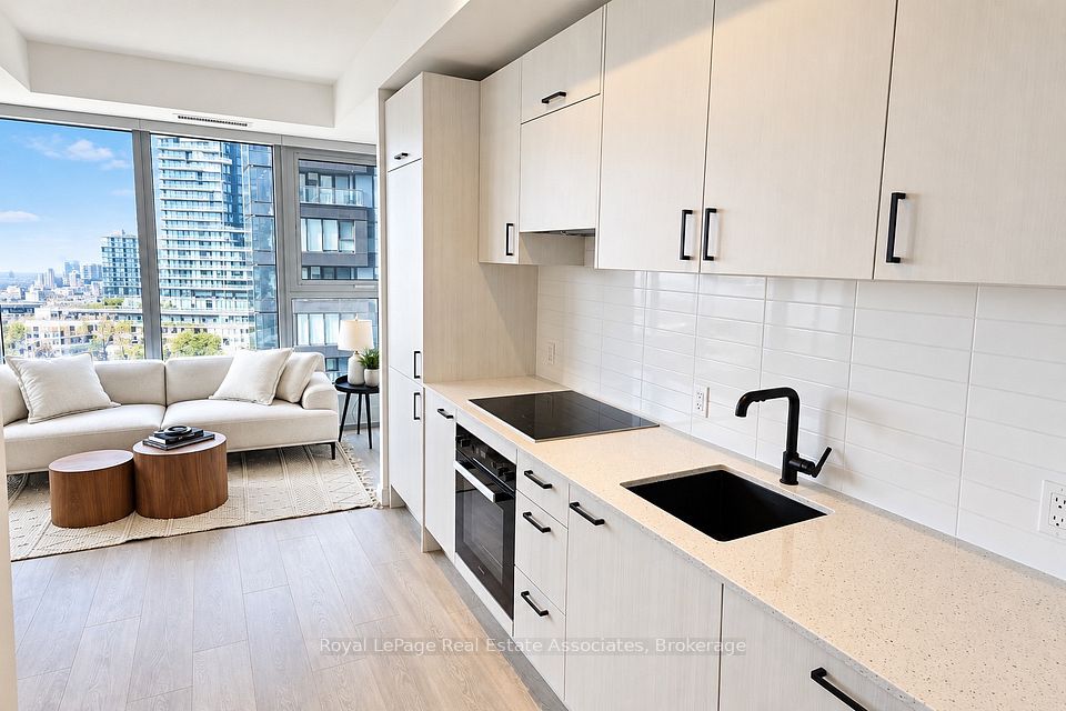 1 Quarrington Lane 1004, Toronto, ON M3C 0S4 2