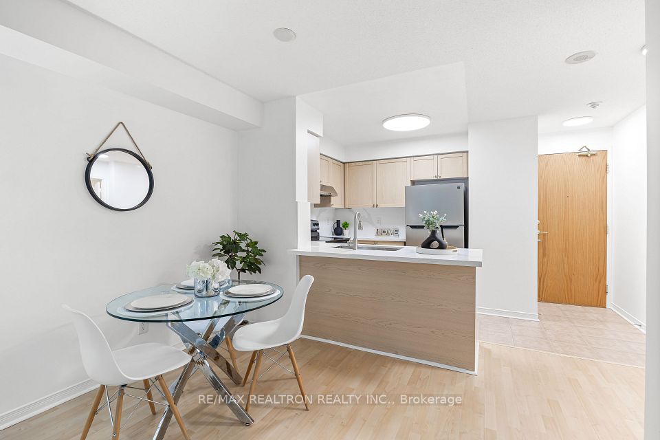 5508 Yonge Street 1606, Toronto, ON M2N 5S2 17