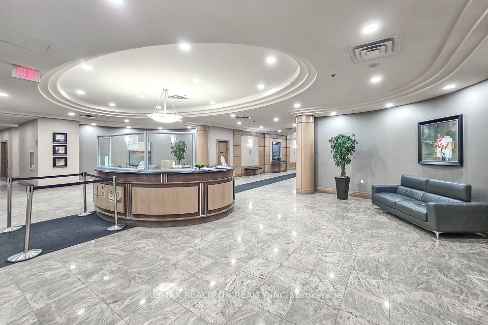 5508 Yonge Street 1606, Toronto, ON M2N 5S2 3