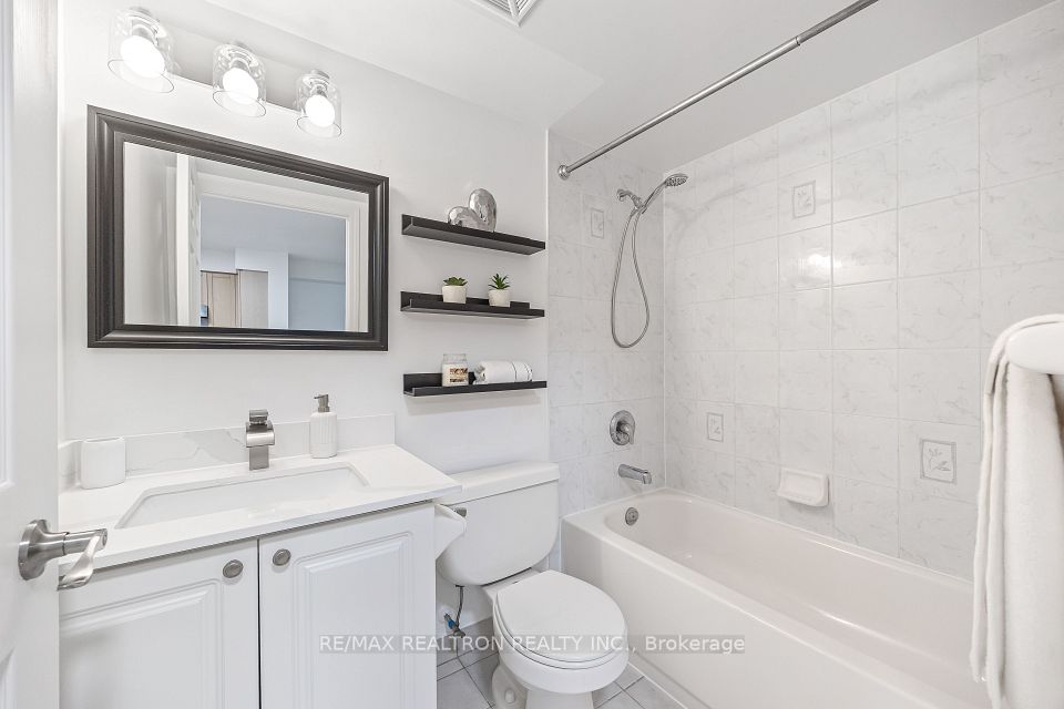 5508 Yonge Street 1606, Toronto, ON M2N 5S2 22