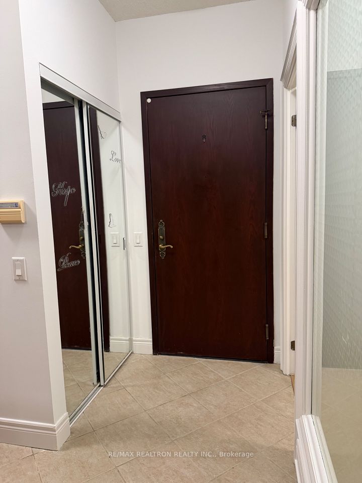 1 Clairtrell Road 808, Toronto, ON M2N 7H6 8