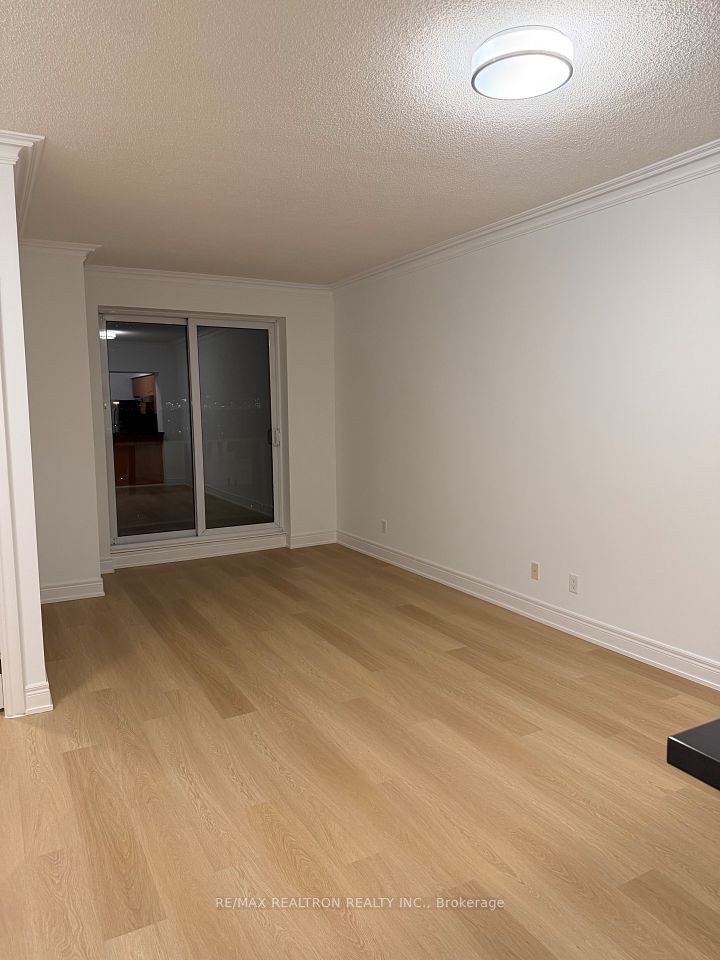 1 Clairtrell Road 808, Toronto, ON M2N 7H6 14