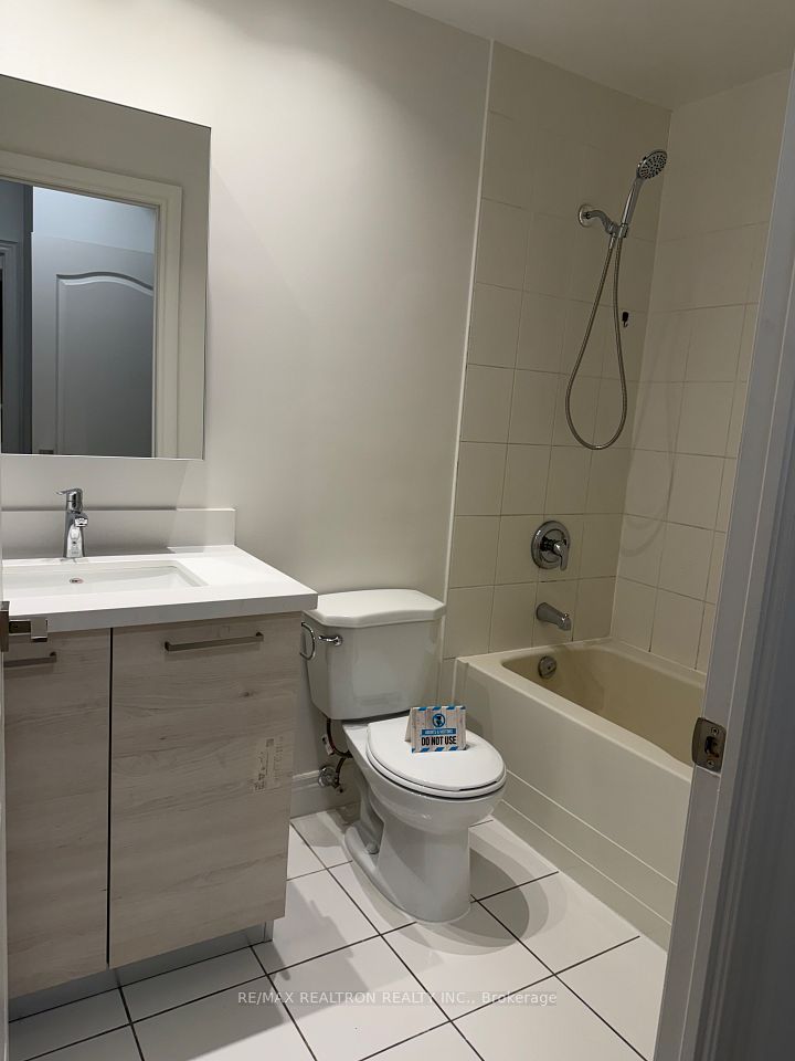 1 Clairtrell Road 808, Toronto, ON M2N 7H6 19