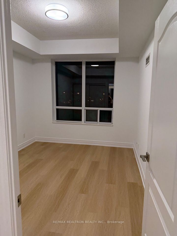 1 Clairtrell Road 808, Toronto, ON M2N 7H6 16