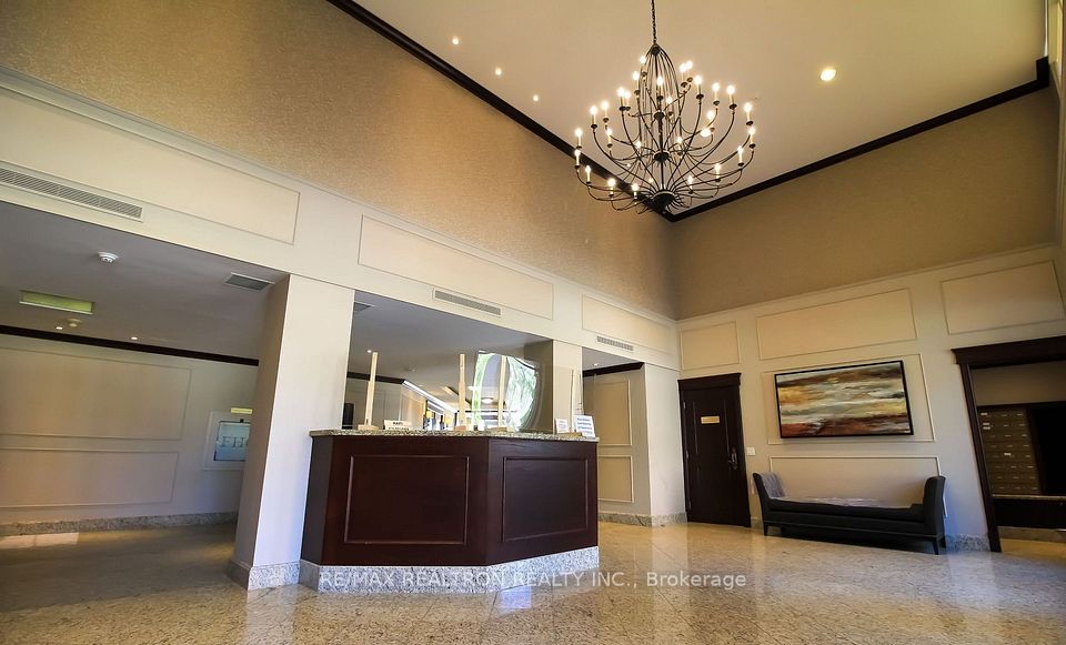 1 Clairtrell Road 808, Toronto, ON M2N 7H6 2