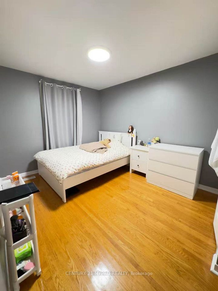42 Renata Royalway, Toronto, ON M2H 1K9 8