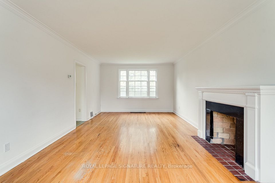 20 Silverton Avenue, Toronto, ON M3H 3E6 7