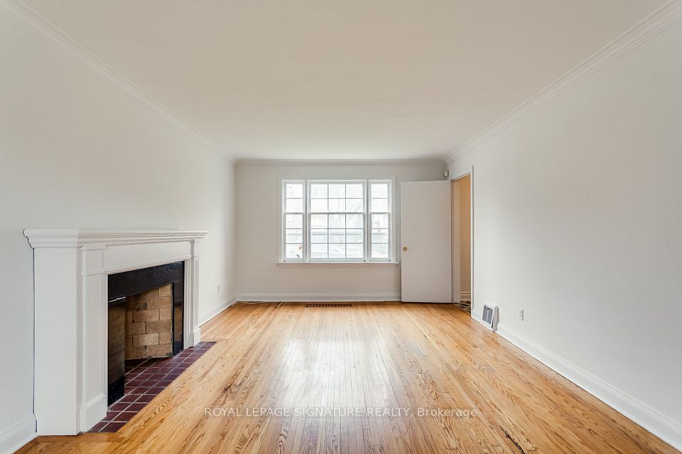 20 Silverton Avenue, Toronto, ON M3H 3E6 10