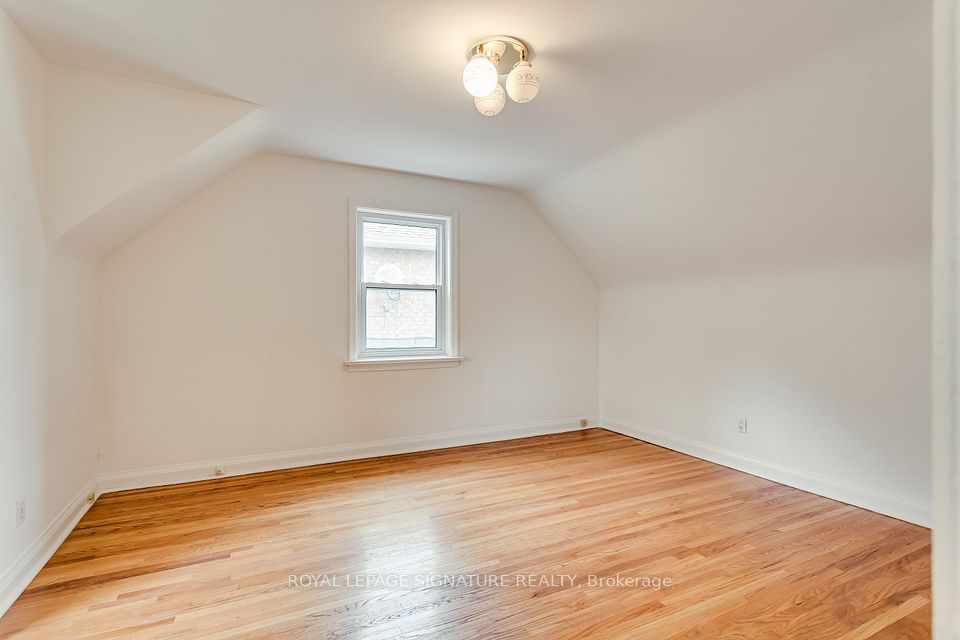 20 Silverton Avenue, Toronto, ON M3H 3E6 20