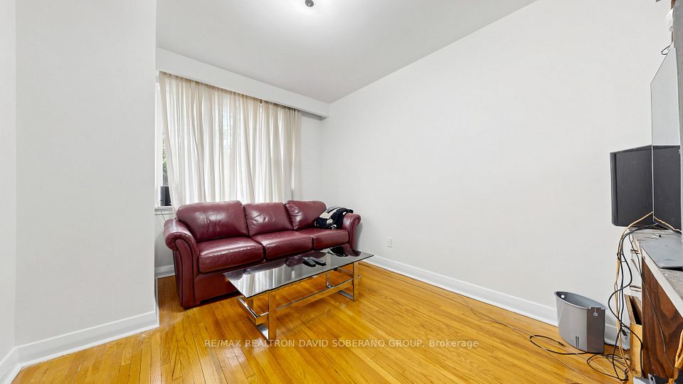 108 York Downs Drive, Toronto, ON M3H 2G7 12
