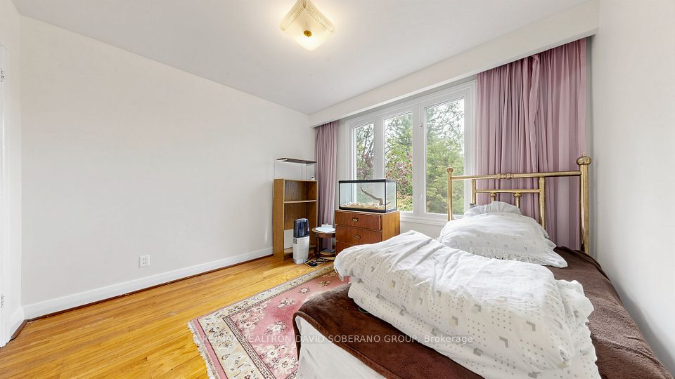 108 York Downs Drive, Toronto, ON M3H 2G7 19