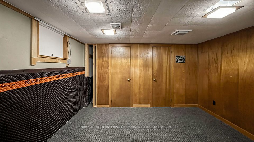 108 York Downs Drive, Toronto, ON M3H 2G7 24