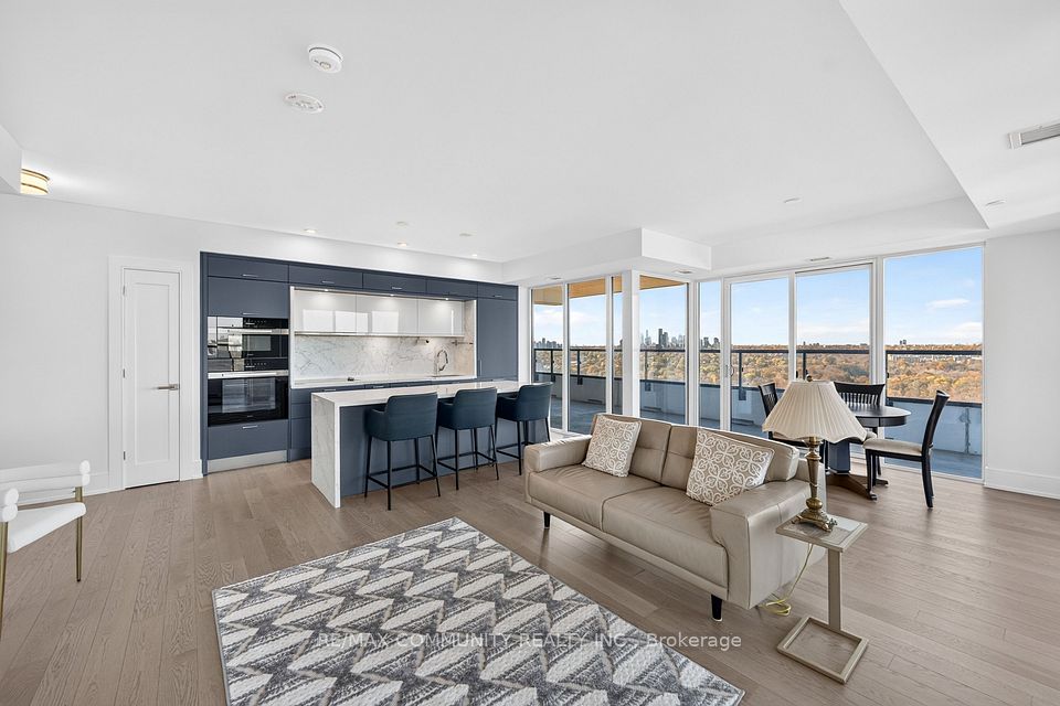 10 Inn On The Park Drive 2203, Toronto, ON M3C 0P9 9