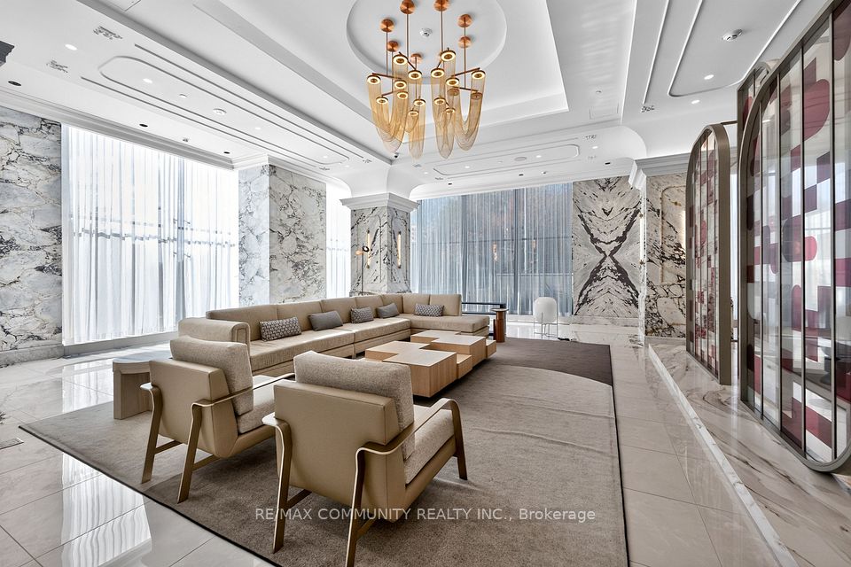 10 Inn On The Park Drive 2203, Toronto, ON M3C 0P9 4