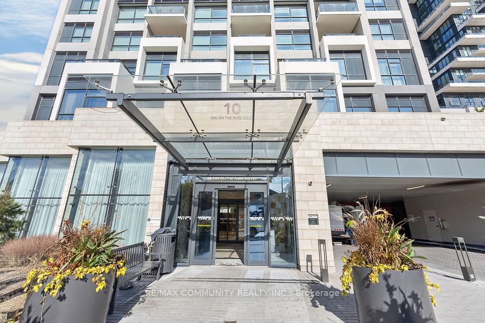 10 Inn On The Park Drive 2203, Toronto, ON M3C 0P9 2