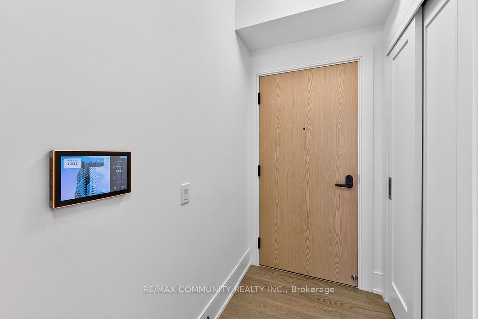 10 Inn On The Park Drive 2203, Toronto, ON M3C 0P9 6
