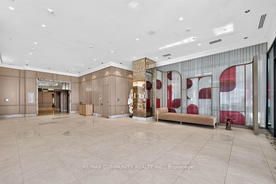 10 Inn On The Park Drive 2203, Toronto, ON M3C 0P9 3