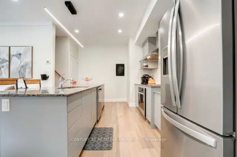 9R Clintwood Gate NE 20, Toronto, ON M3A 0A8 9