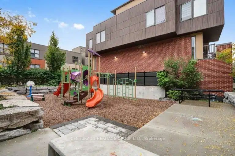 9R Clintwood Gate NE 20, Toronto, ON M3A 0A8 4