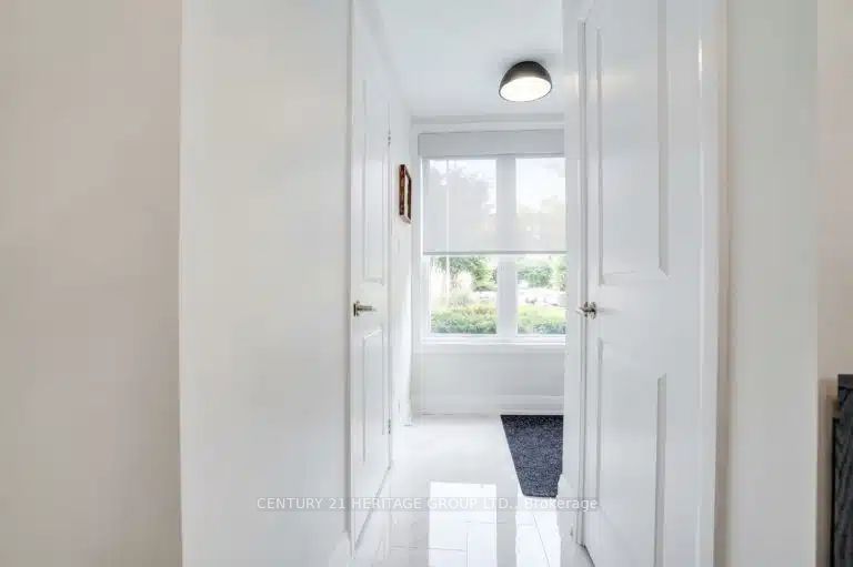 9R Clintwood Gate NE 20, Toronto, ON M3A 0A8 5