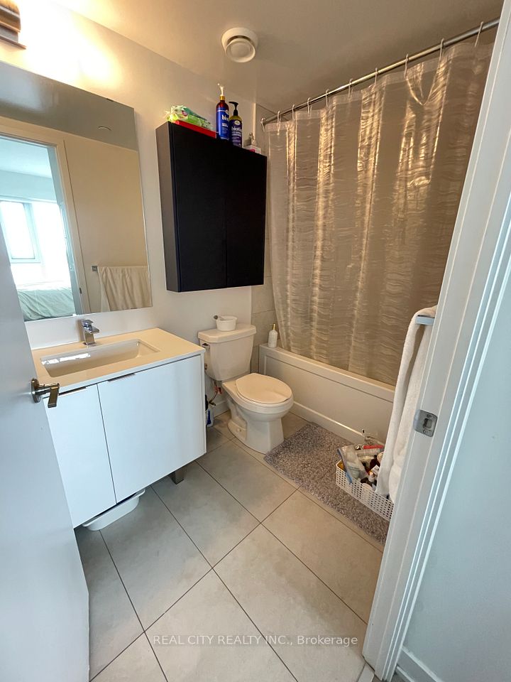 8 Tippett Road 808, Toronto, ON M3H 0E7 7