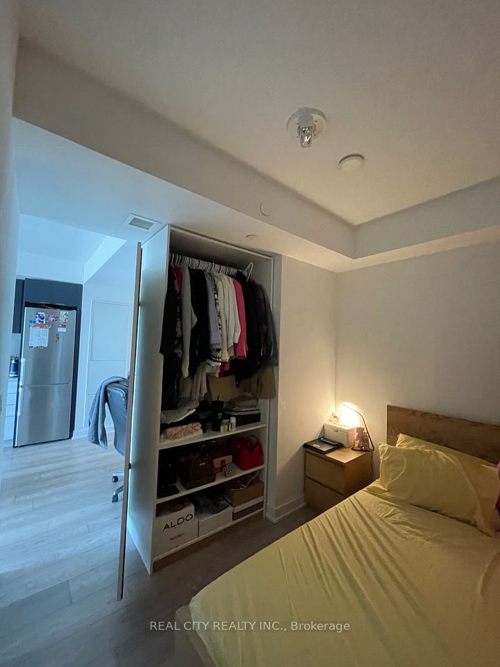 8 Tippett Road 808, Toronto, ON M3H 0E7 4