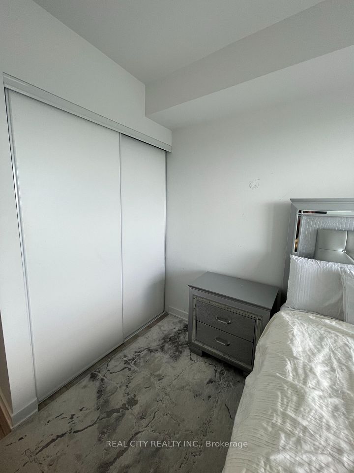 8 Tippett Road 808, Toronto, ON M3H 0E7 8