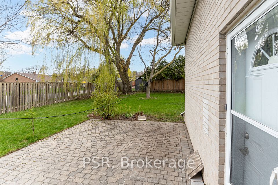 24 Skelmore Crescent Lower, Toronto, ON M3A 2G8 21