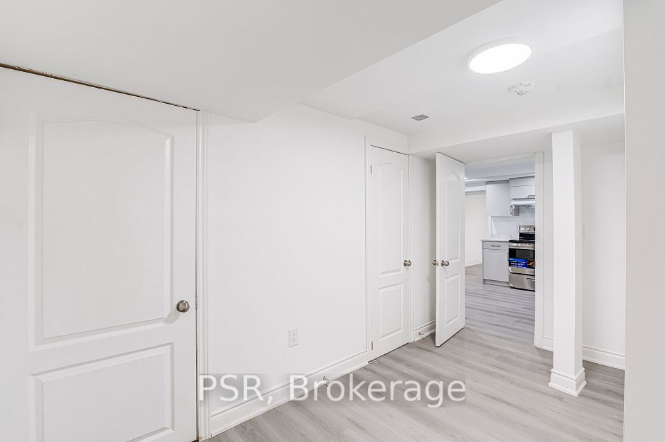 24 Skelmore Crescent Lower, Toronto, ON M3A 2G8 14