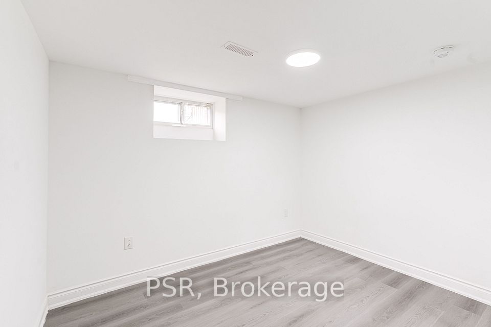 24 Skelmore Crescent Lower, Toronto, ON M3A 2G8 10
