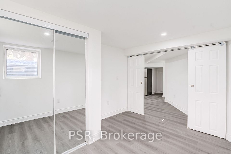 24 Skelmore Crescent Lower, Toronto, ON M3A 2G8 9