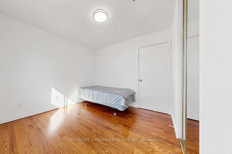 132 Chipwood Crescent, Toronto, ON M2J 3X7 23